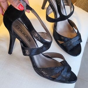 Moda Black Textured Heels